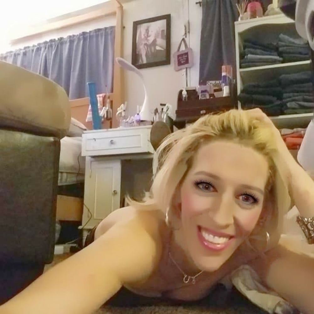 Meet your Posher, Shana